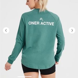 Oner Active Graphic Oversized Long Sleeve size Medium in mineral